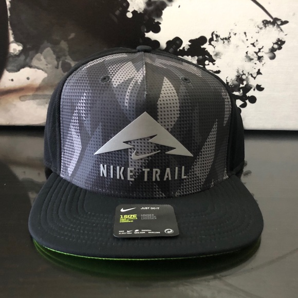 nike trail hat